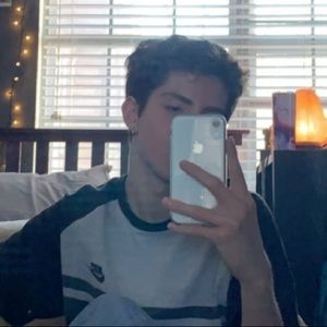 Meet your Posher, Levi